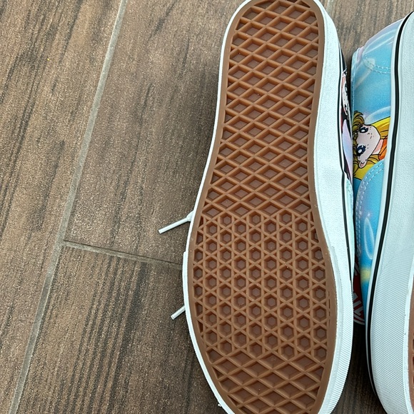 Vans Sailor Moon Collection Men Size 7.5 Women Size 9 - Picture 12 of 14